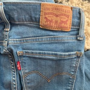 LEVIS 710 SUPER SKINNY SZ 25